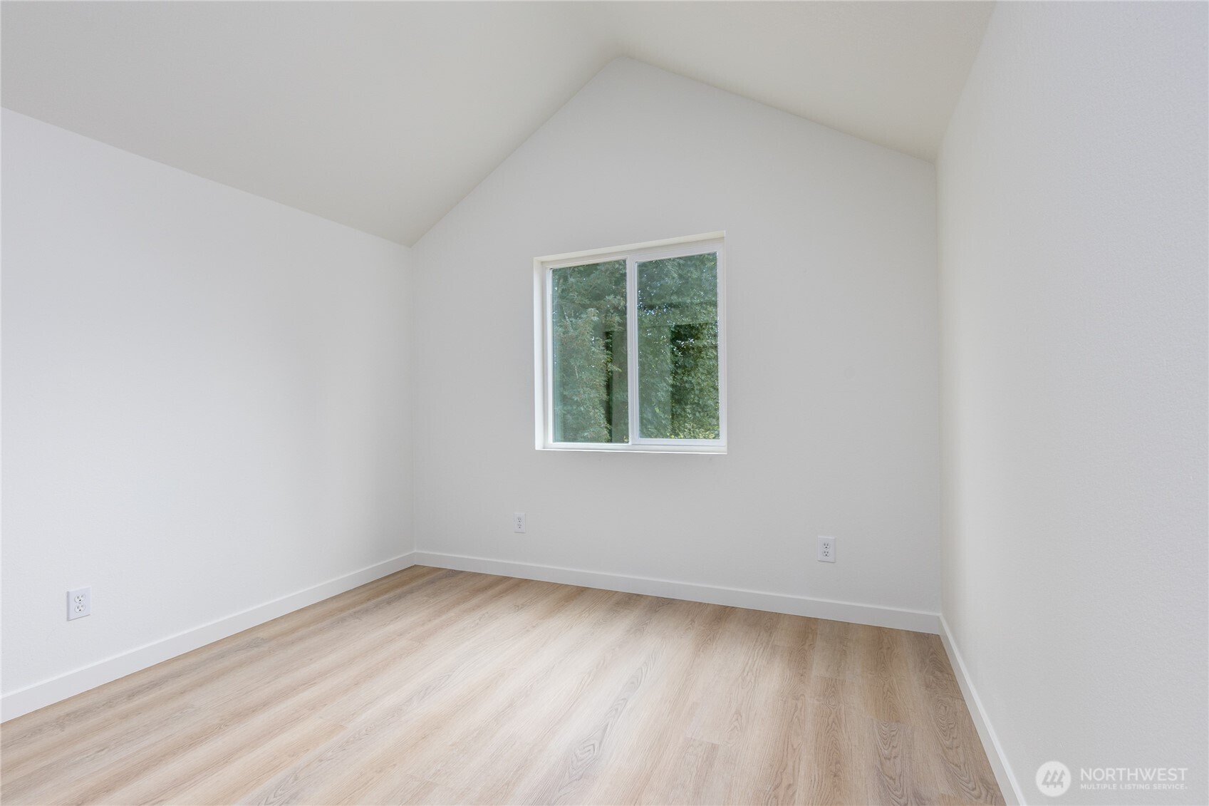 1386 Admirals Drive Property Photo 15