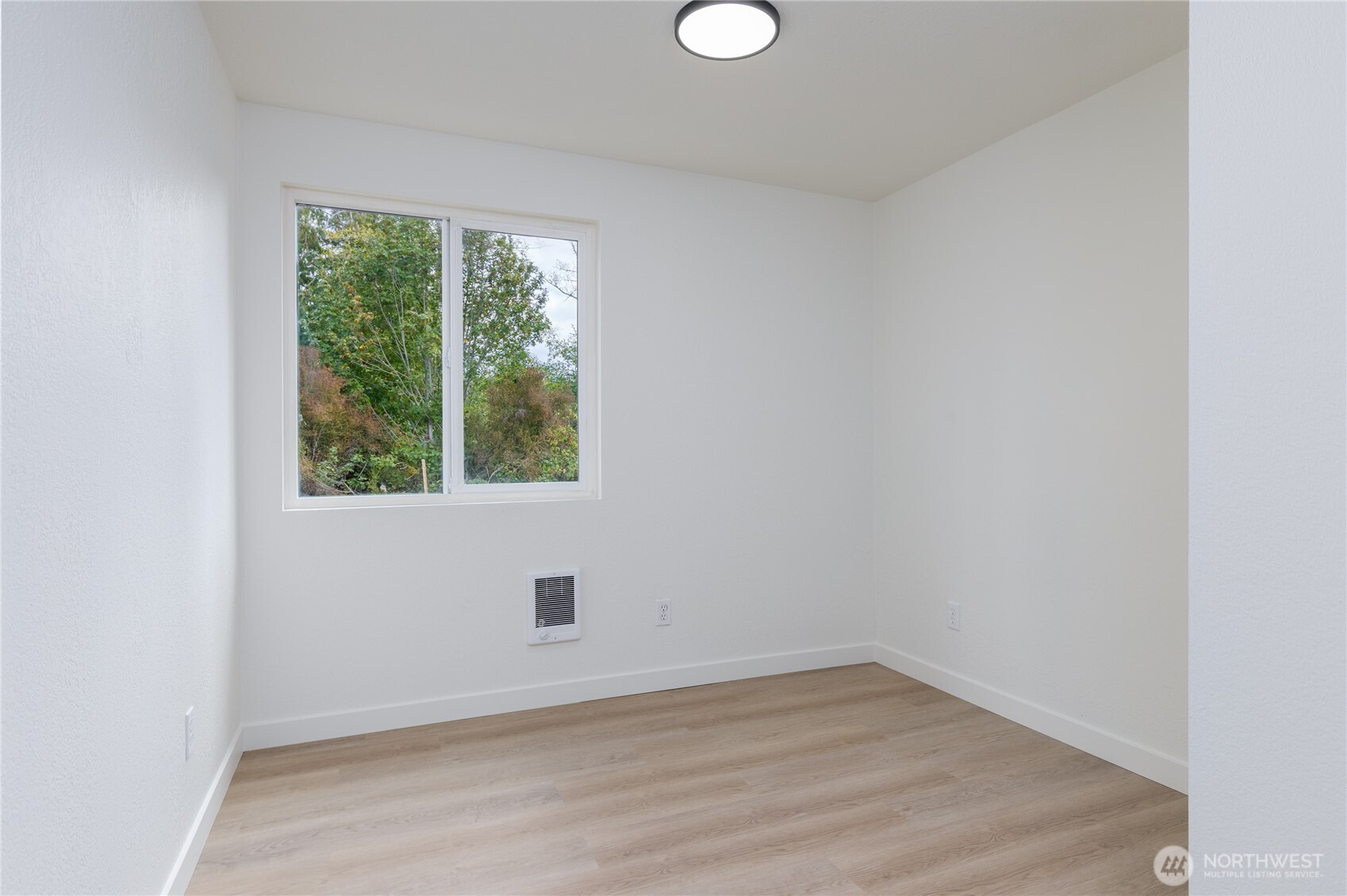 1386 Admirals Drive Property Photo 17