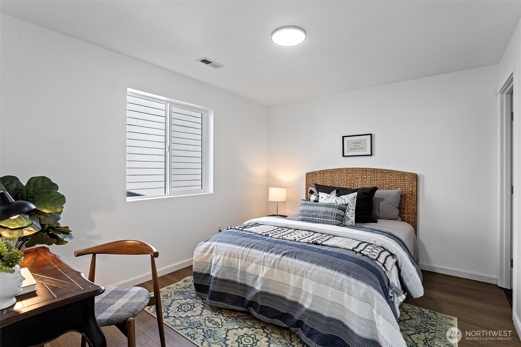 25921 35th Place Property Photo 17