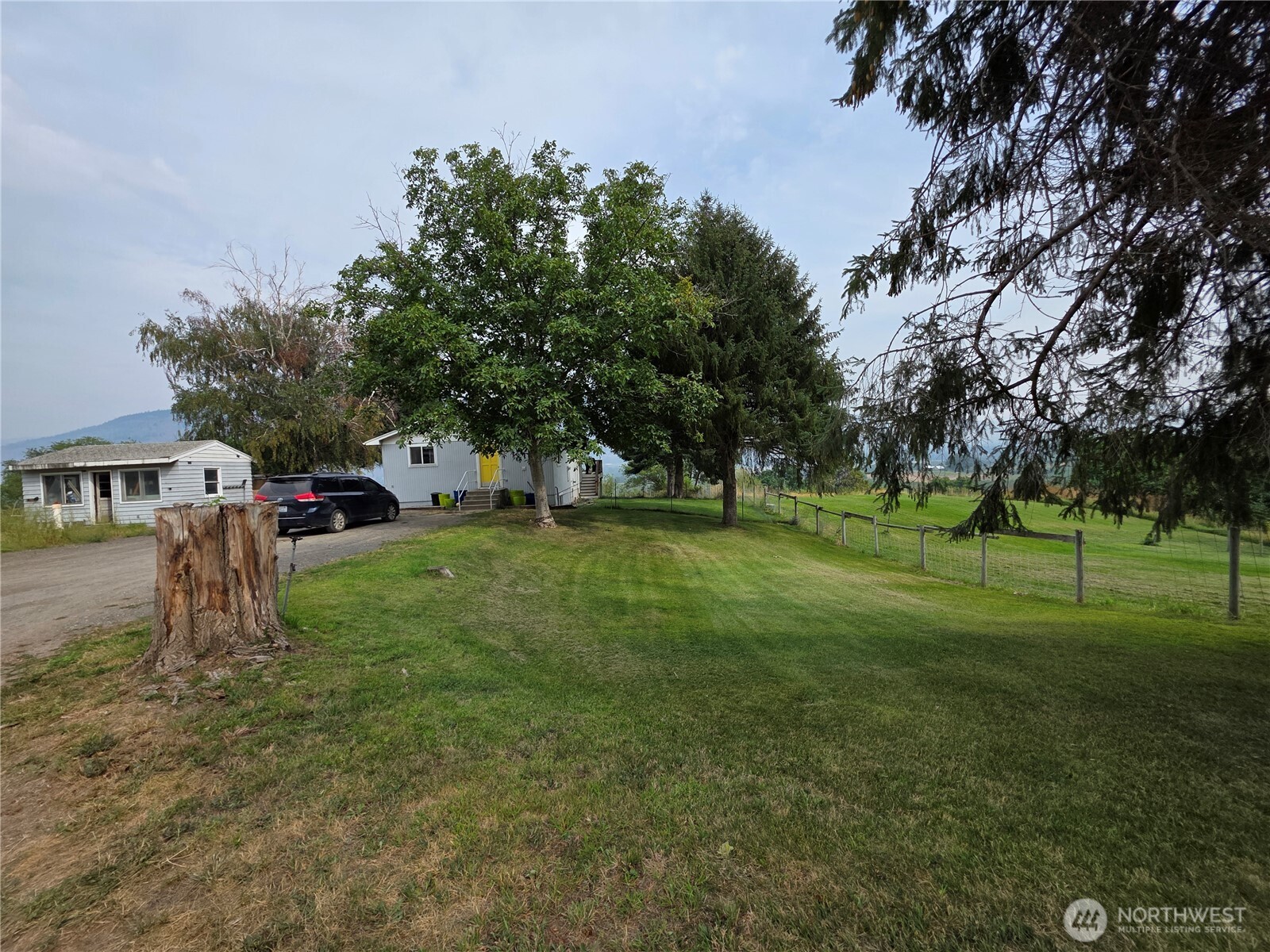 81 B Golden Road Property Photo 6