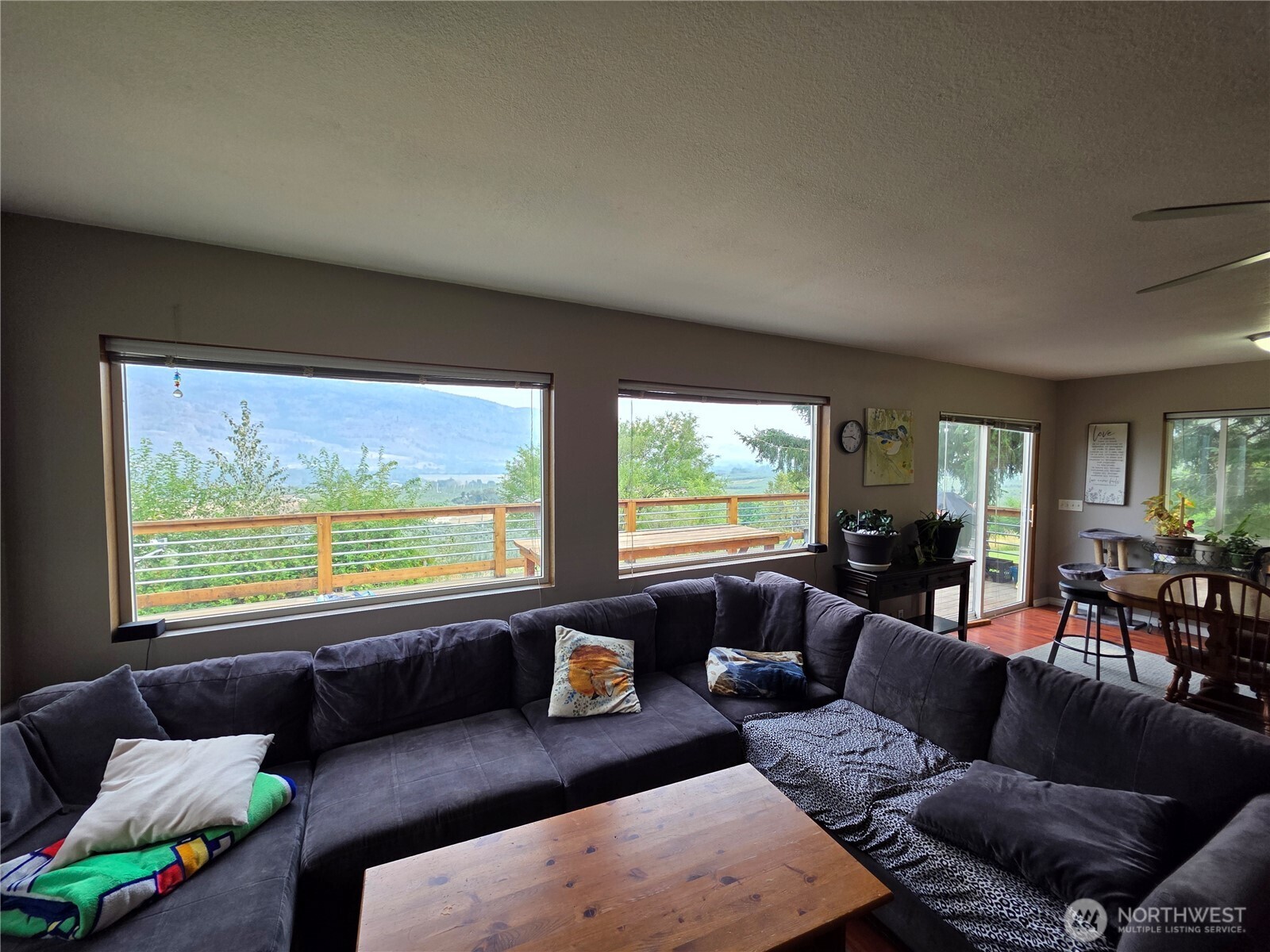 81 B Golden Road Property Photo 11