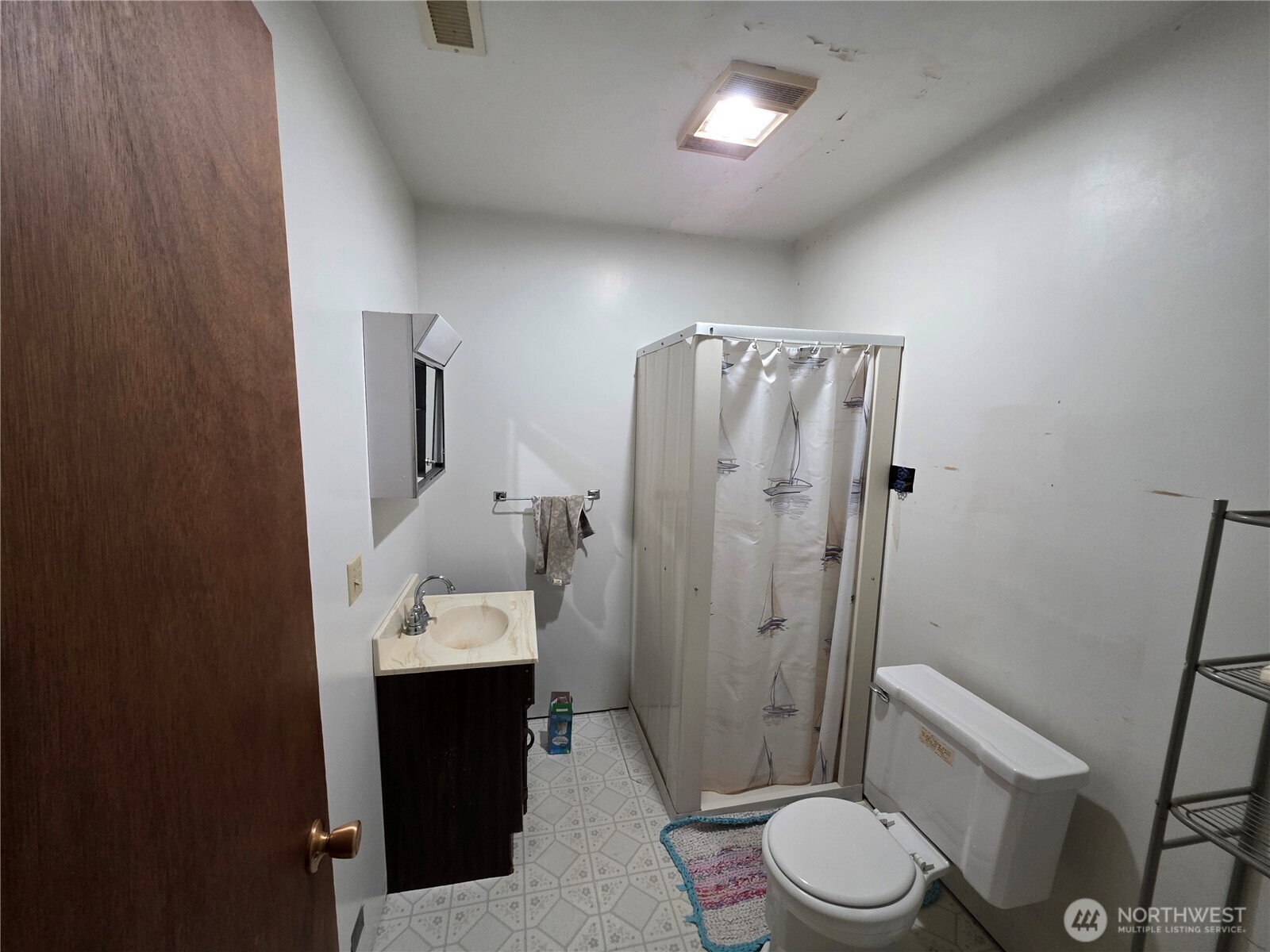 81 B Golden Road Property Photo 15