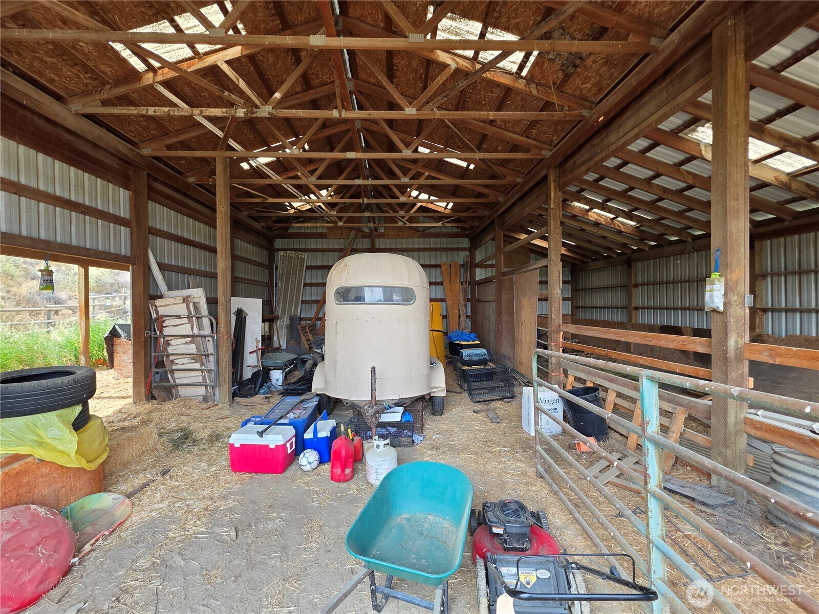 81 B Golden Road Property Photo 23