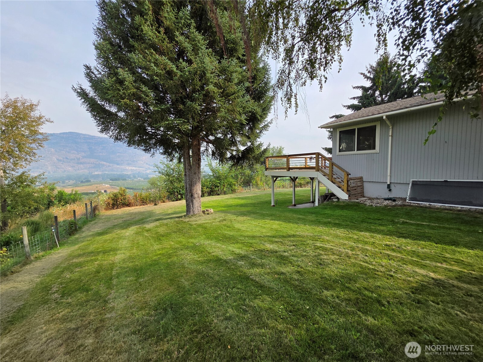 81 B Golden Road Property Photo 27