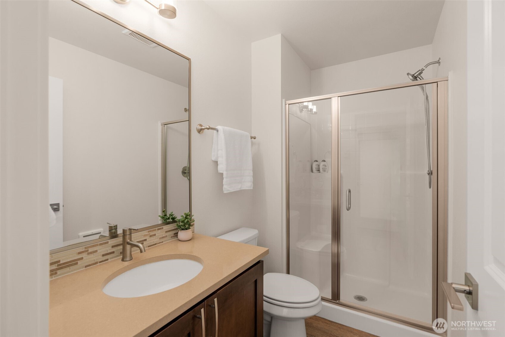 954 6th Avenue Property Photo 23