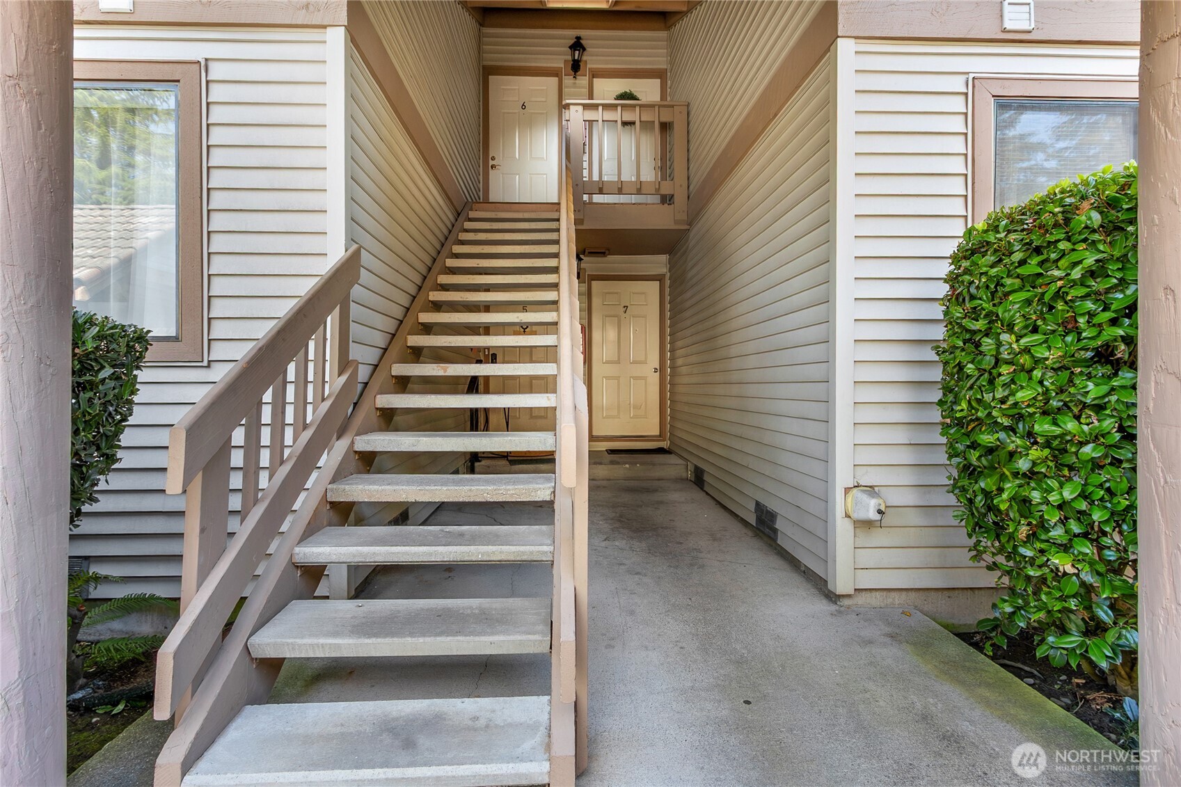 17404 119th Lane H8 Property Photo 3
