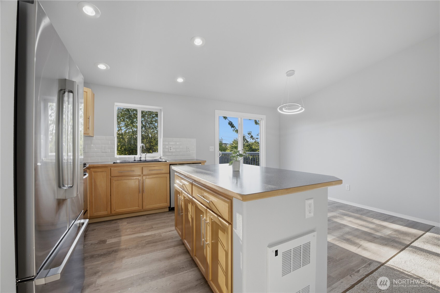 8317 14th Place Property Photo 8