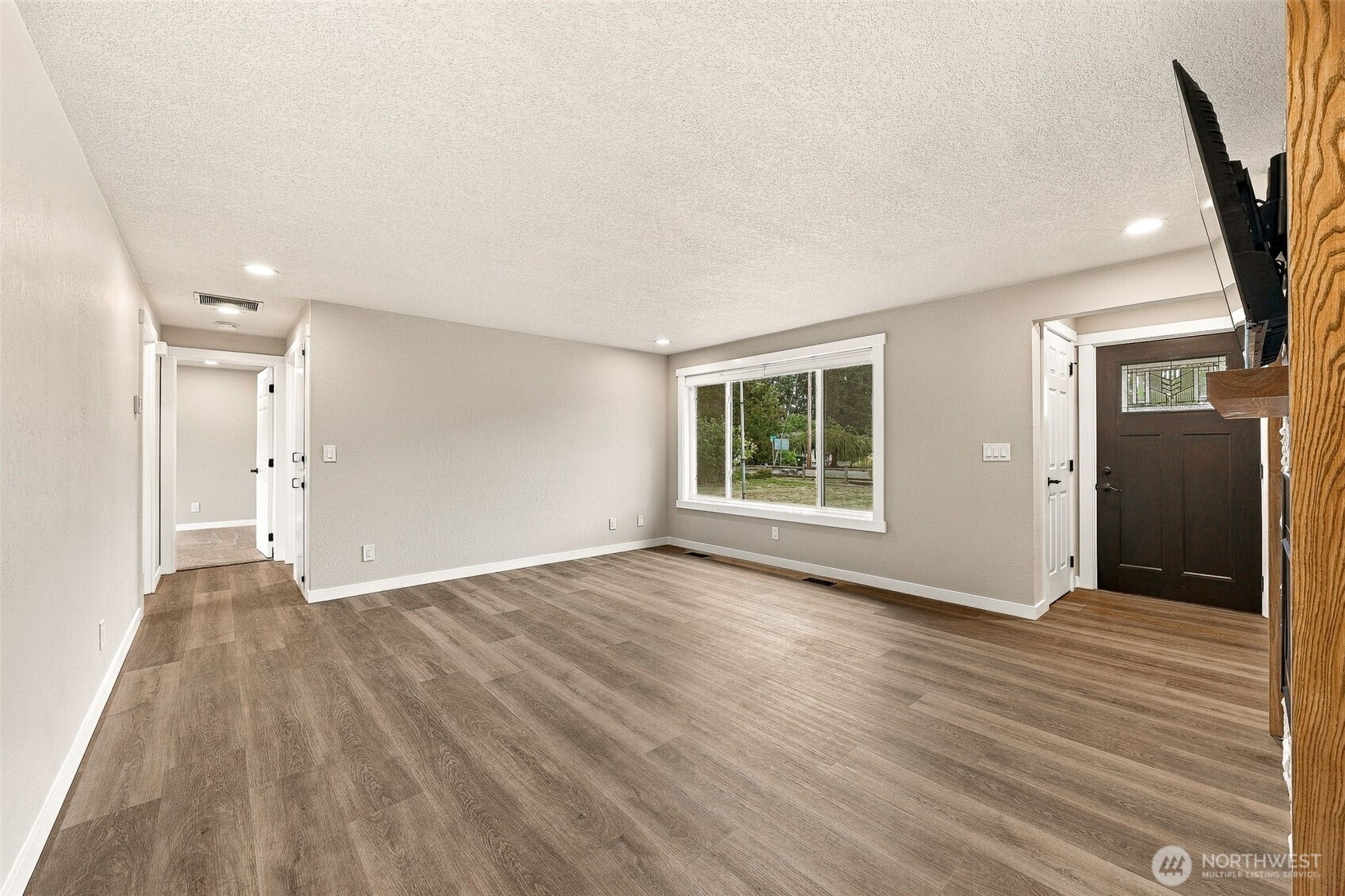 6702 120th Street Property Photo 4
