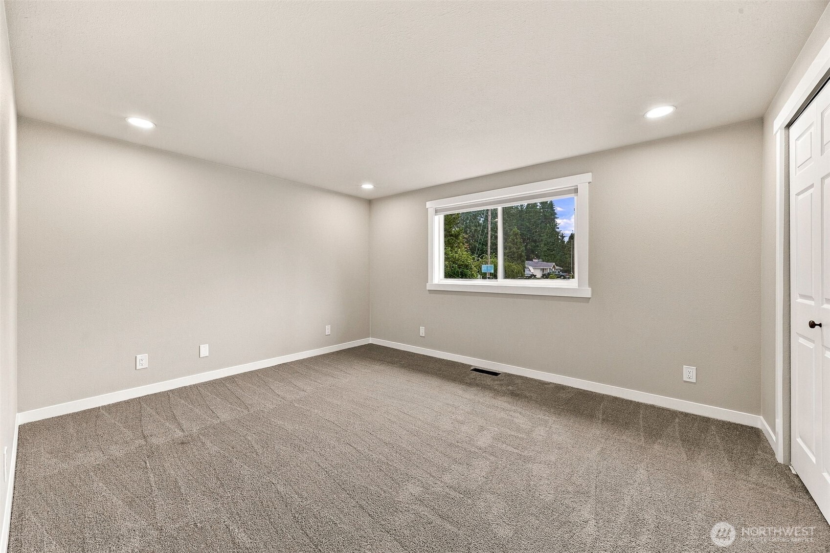 6702 120th Street Property Photo 17