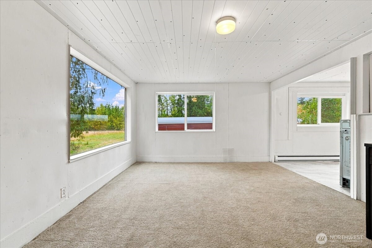 696 Toledo Salmon Creek Road Property Photo 6