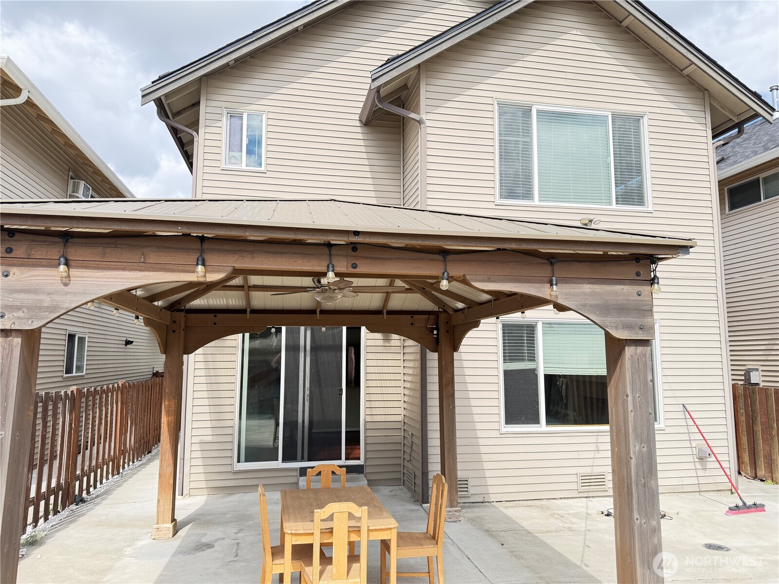 990 42nd Court Property Photo 11