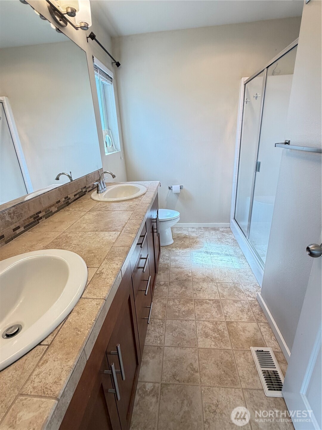 990 42nd Court Property Photo 14