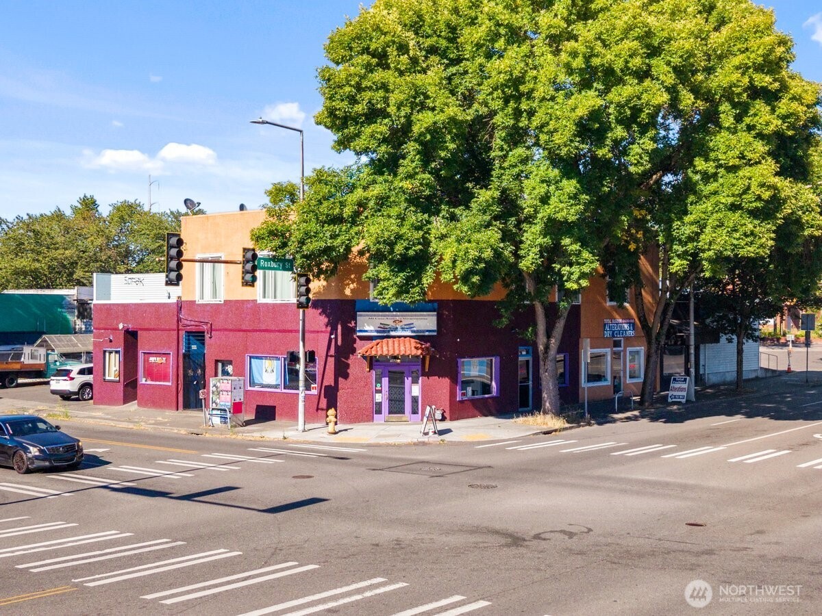 1620 SW Roxbury Street Property Photo 1