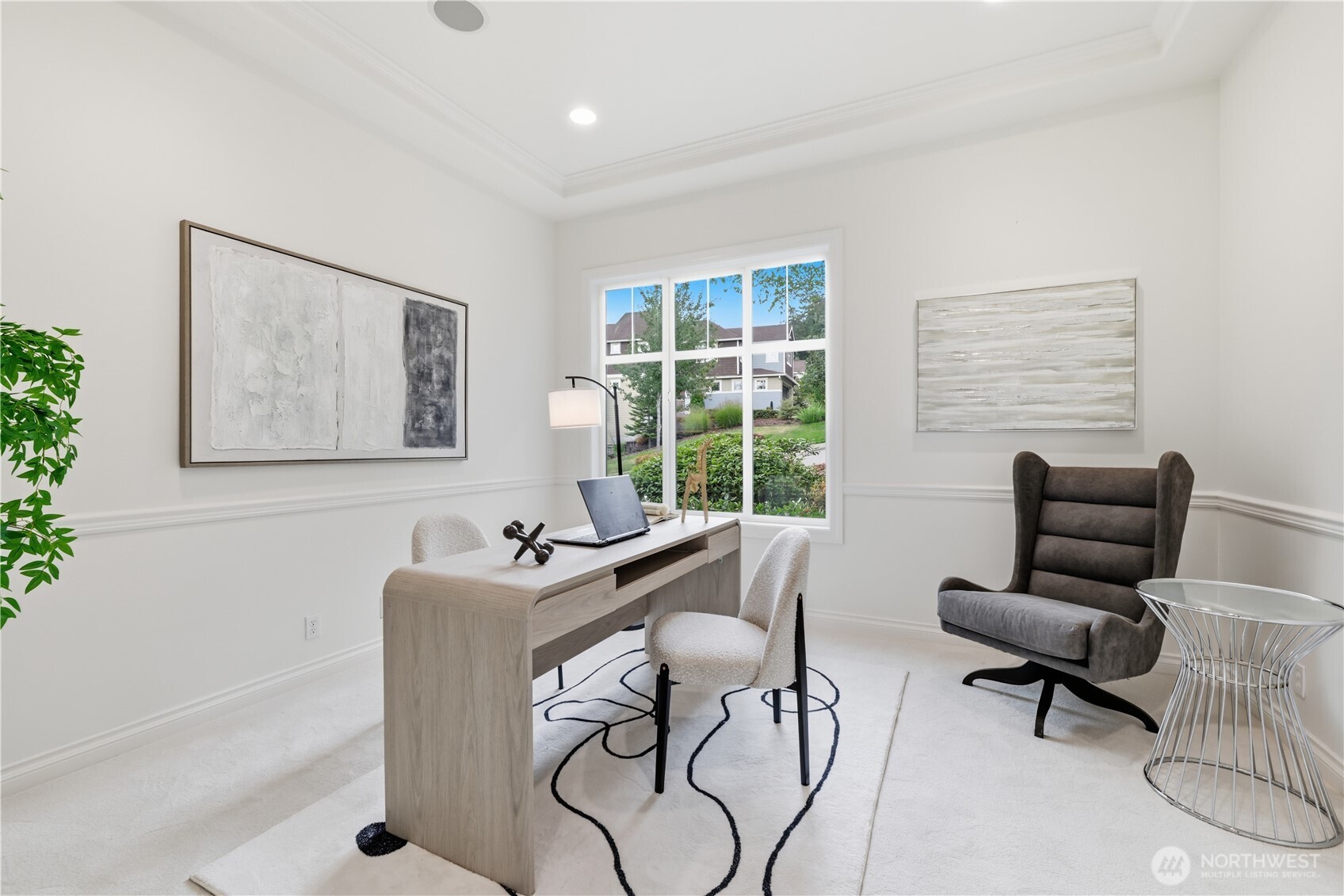 698 Summerhill Ridge Drive Property Photo 4
