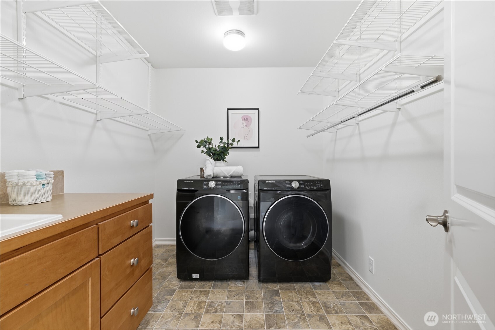 698 Summerhill Ridge Drive Property Photo 22