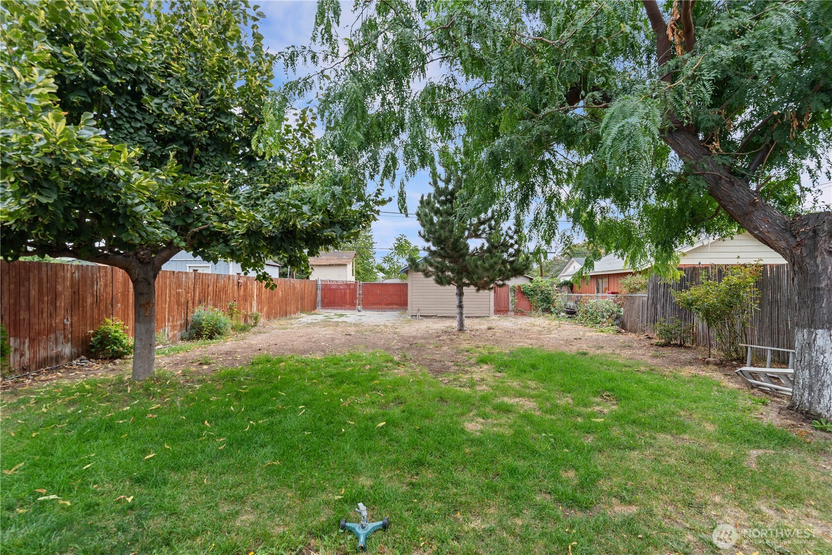 905 Kittitas St Property Photo 2