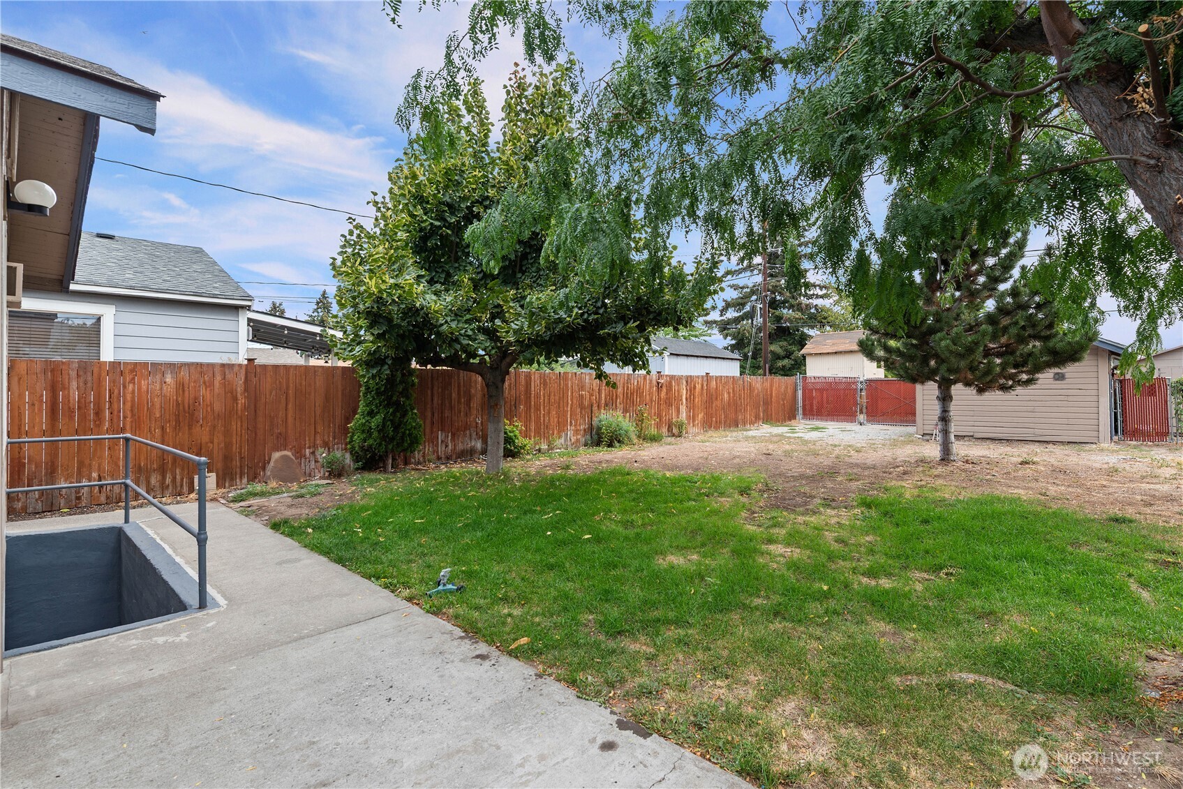 905 Kittitas St Property Photo 4