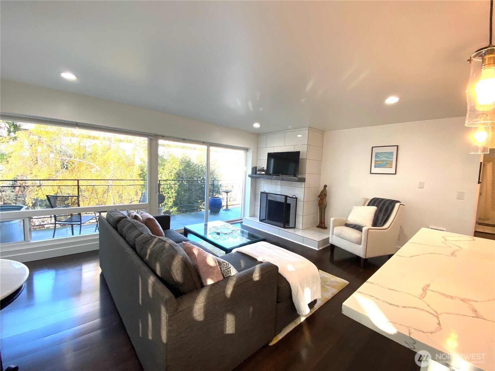 2524 Boyer Avenue Property Photo 4
