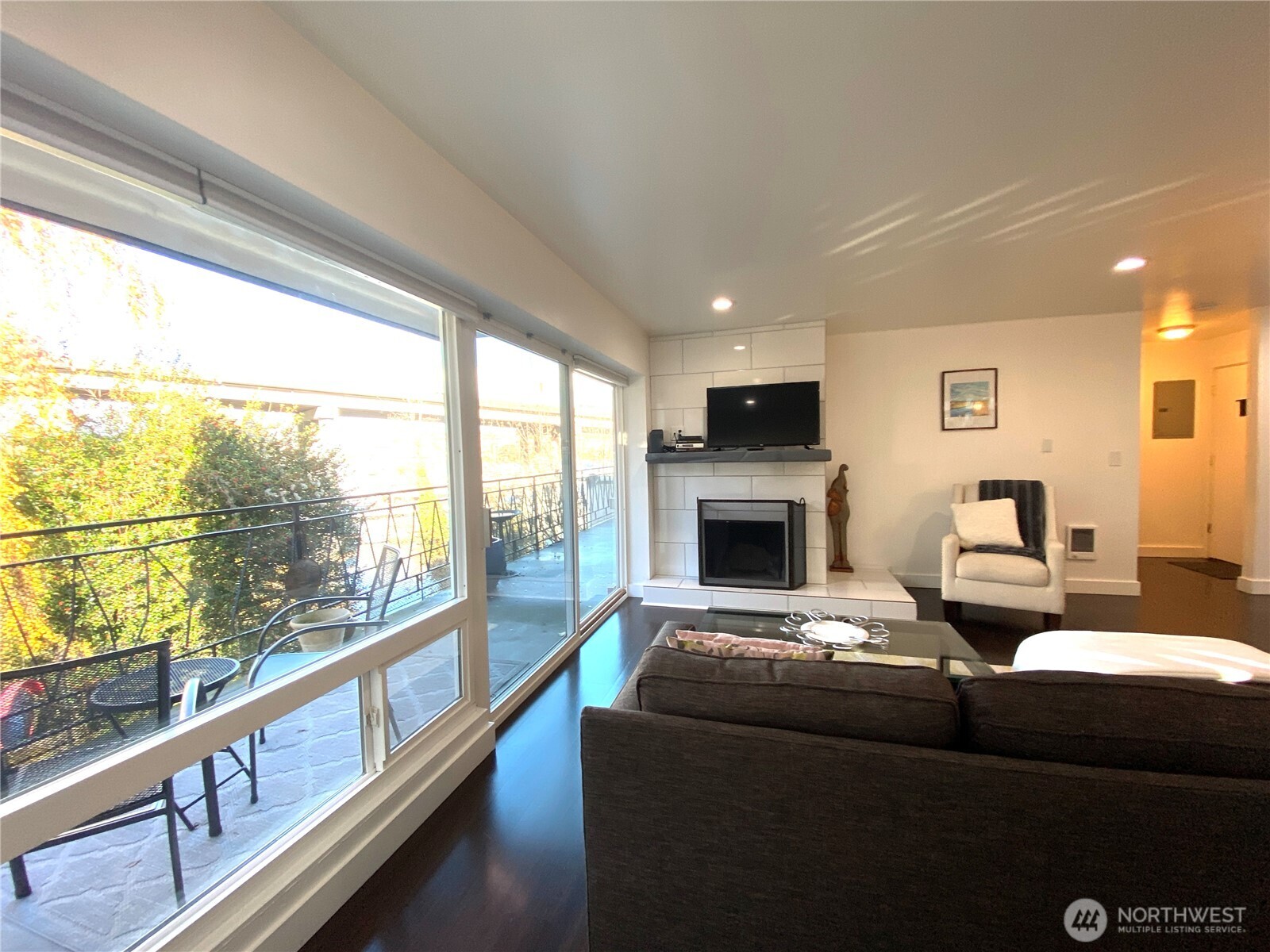 2524 Boyer Avenue Property Photo 5