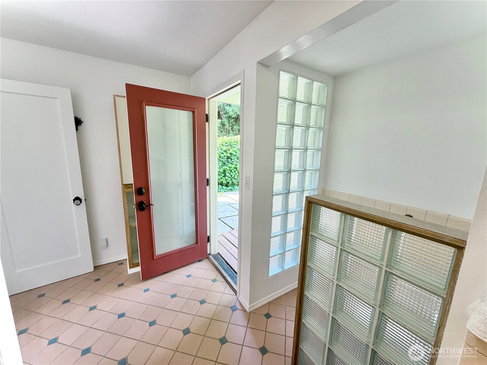 1410 Middle Street Property Photo 9