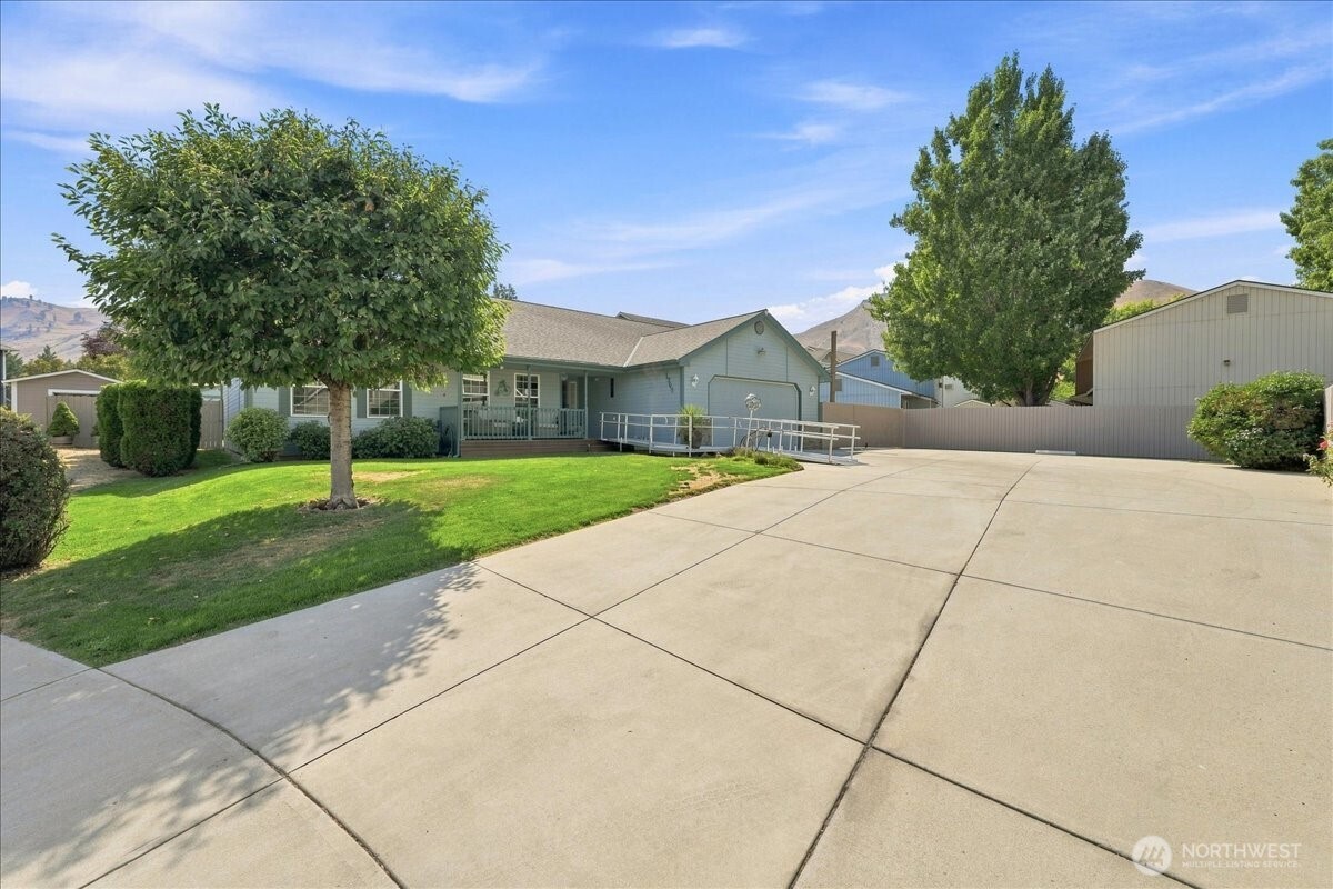 1705 Brandi Court Property Photo 3