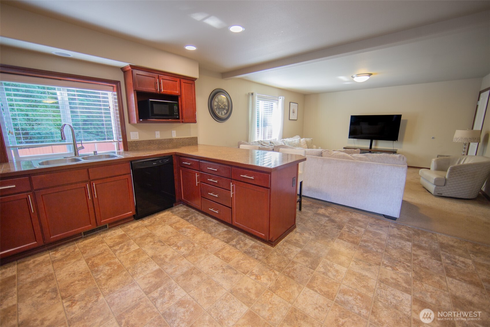 1827 Billie Court Property Photo 4