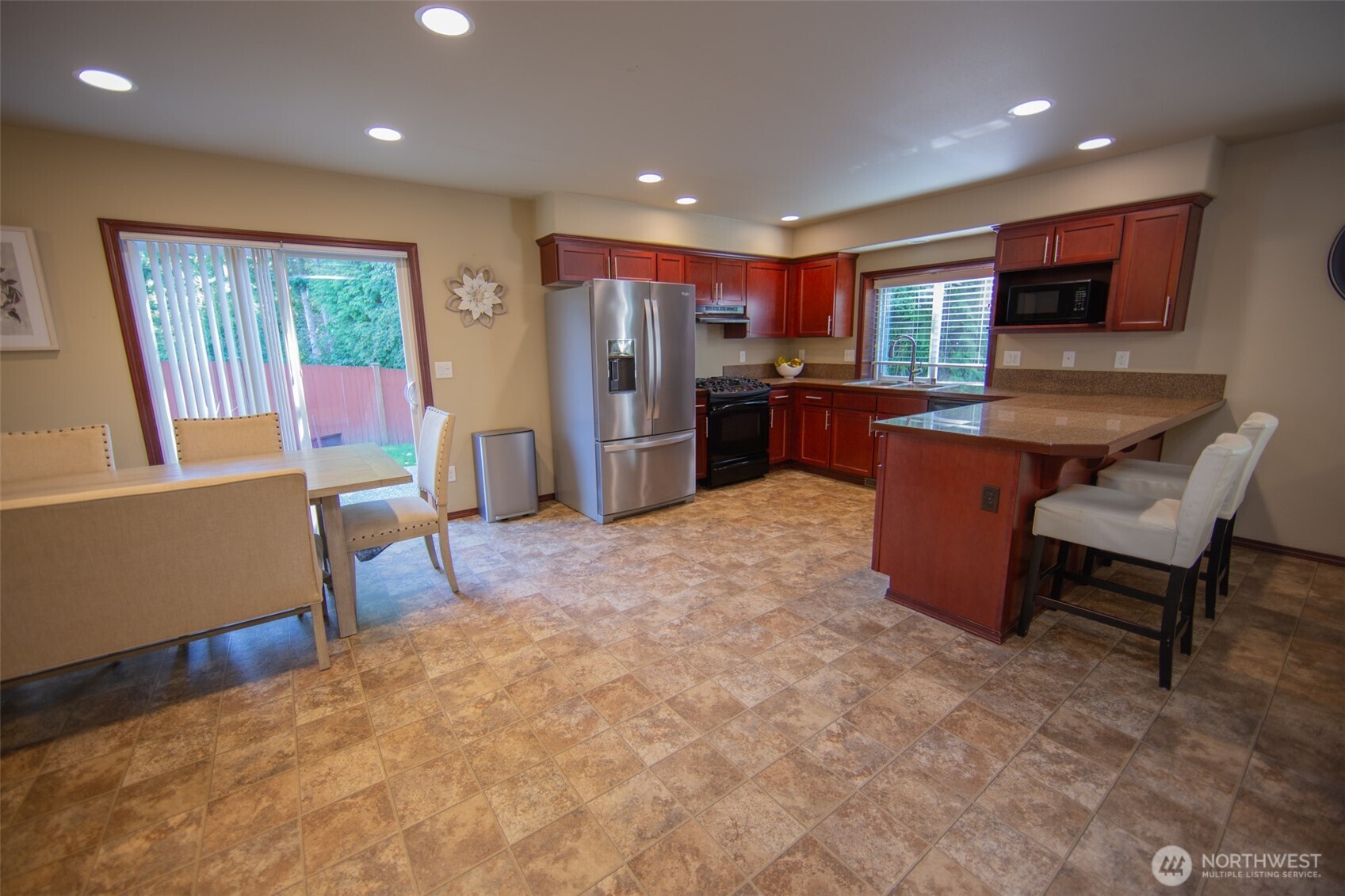 1827 Billie Court Property Photo 6