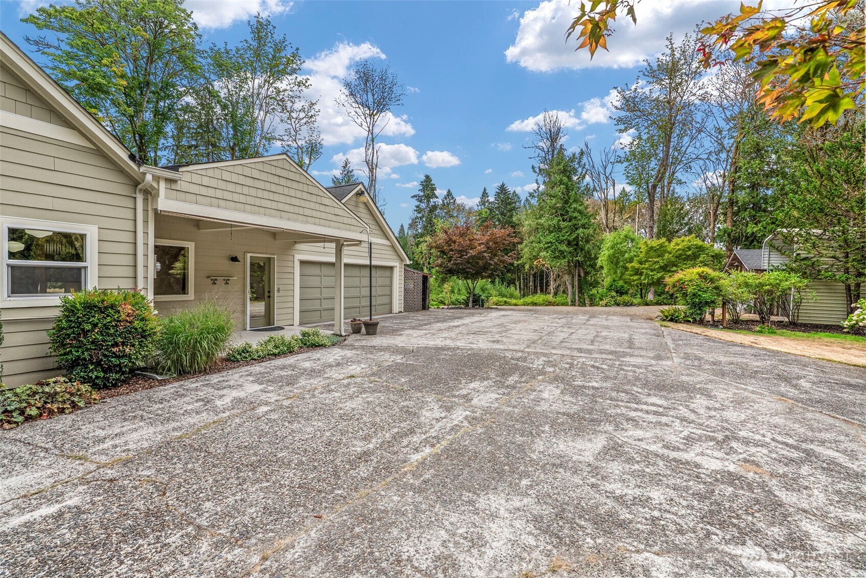 215 Walnut Acres Road Property Photo 8