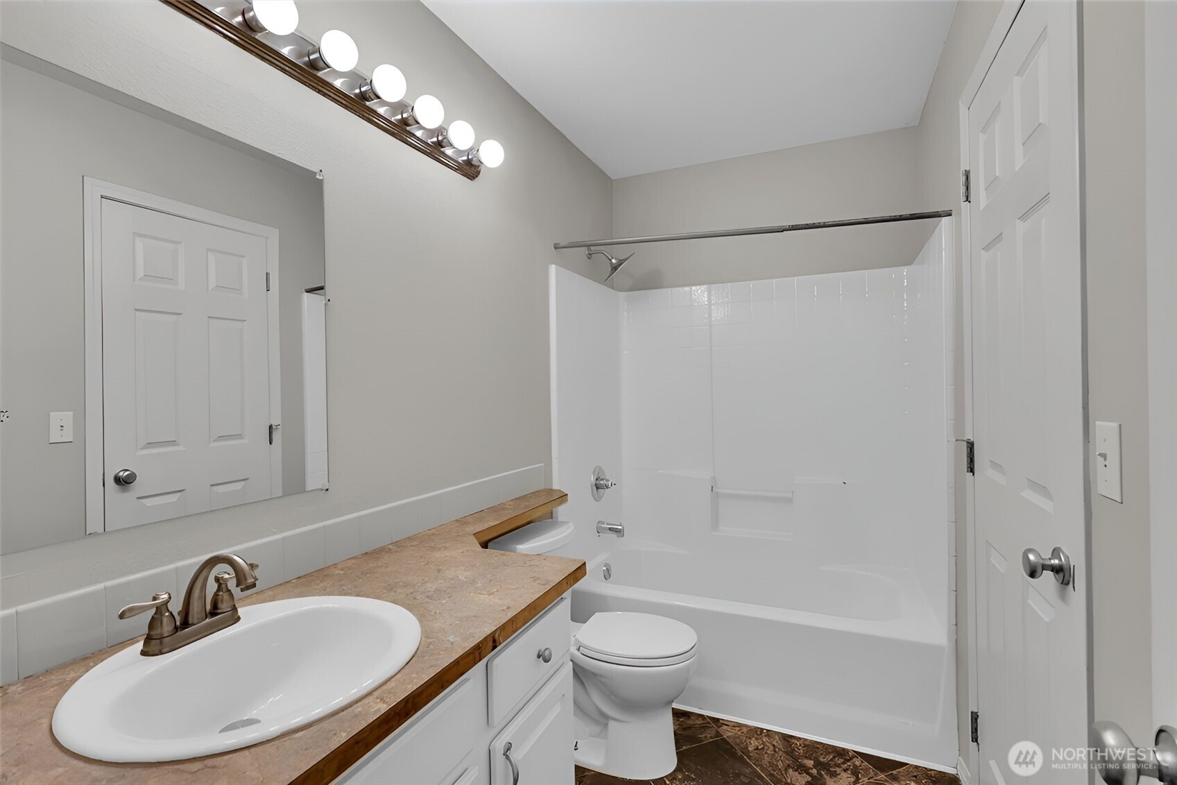 14717 147th Street Property Photo 19