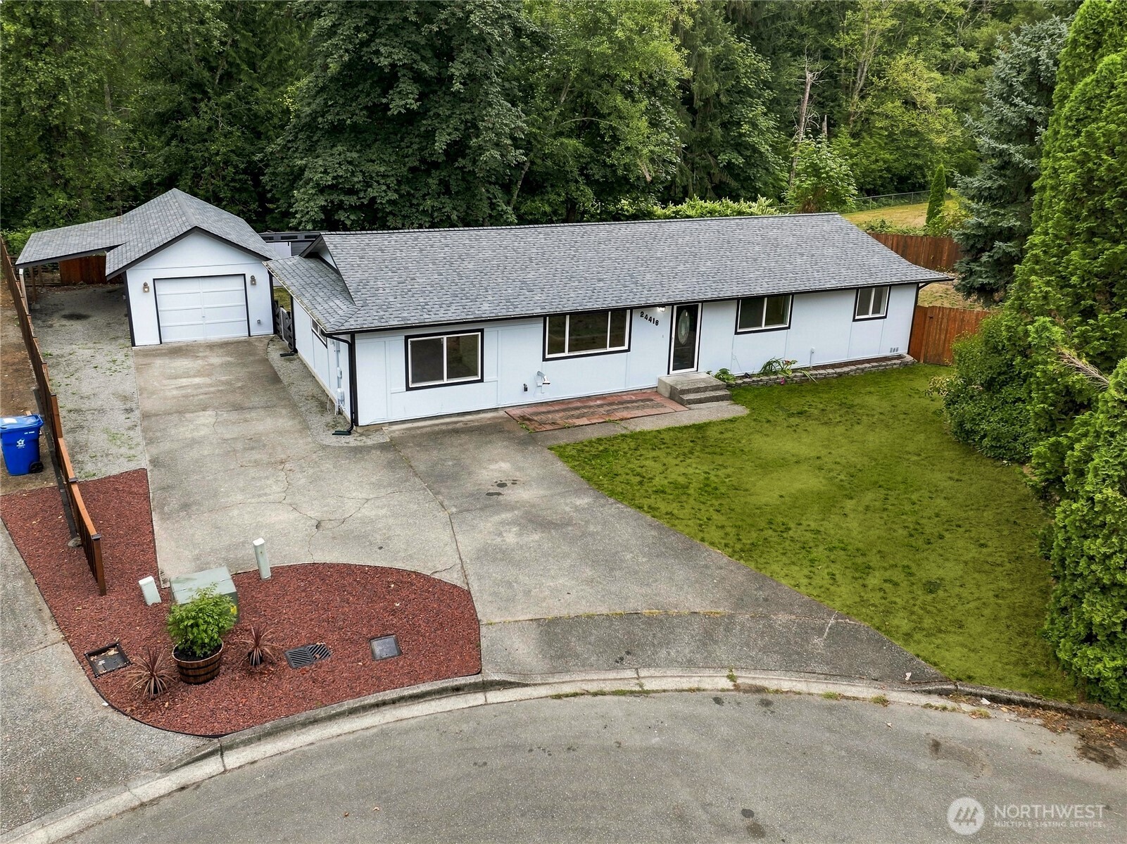 24418 Terrace Place Property Photo 2