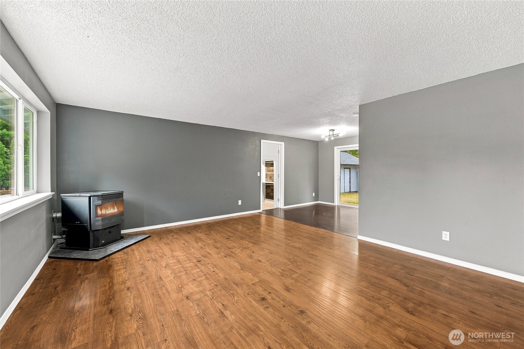 24418 Terrace Place Property Photo 4