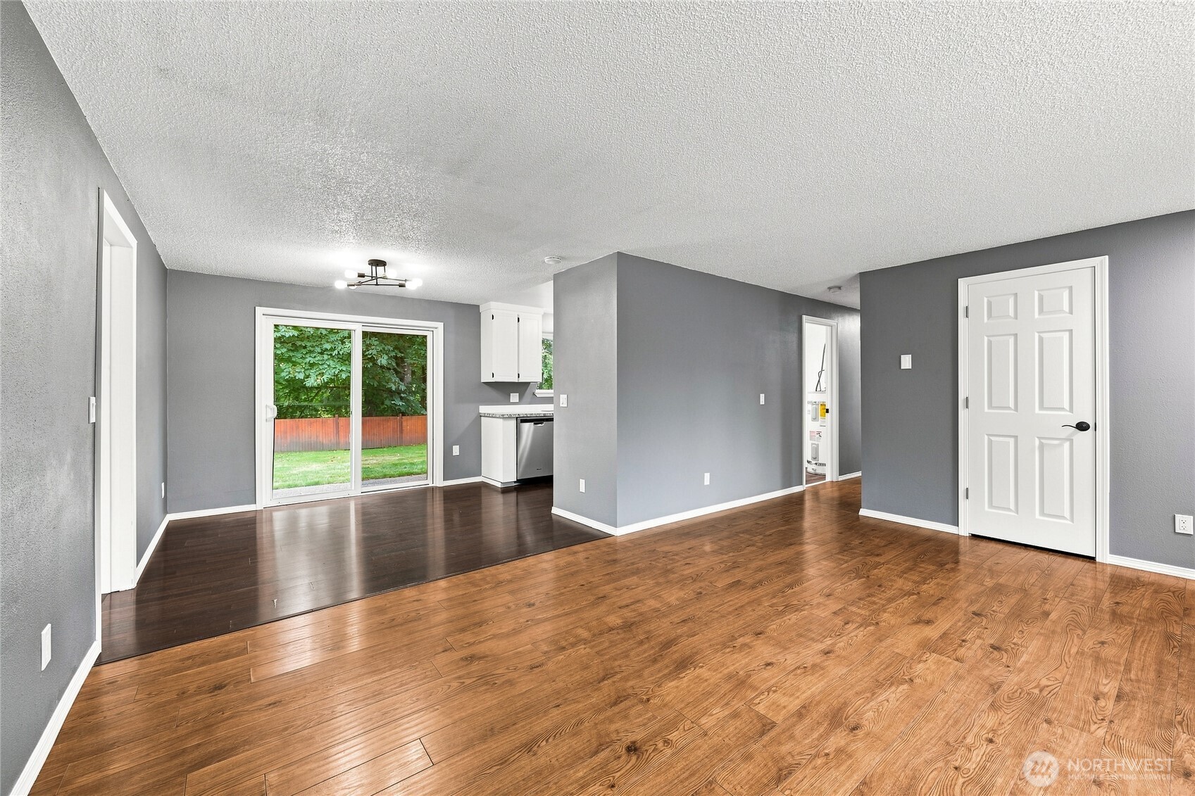 24418 Terrace Place Property Photo 5