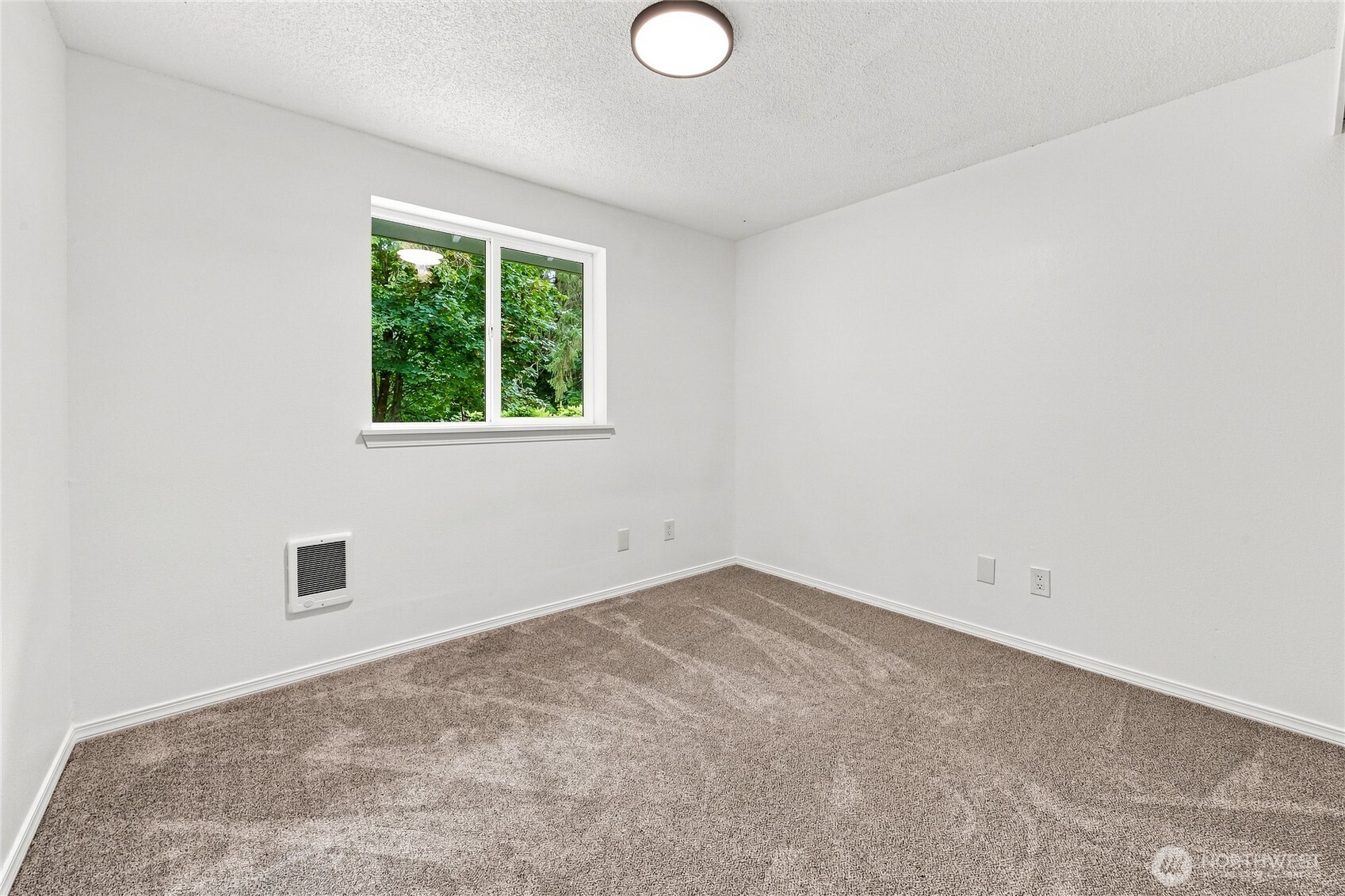 24418 Terrace Place Property Photo 15