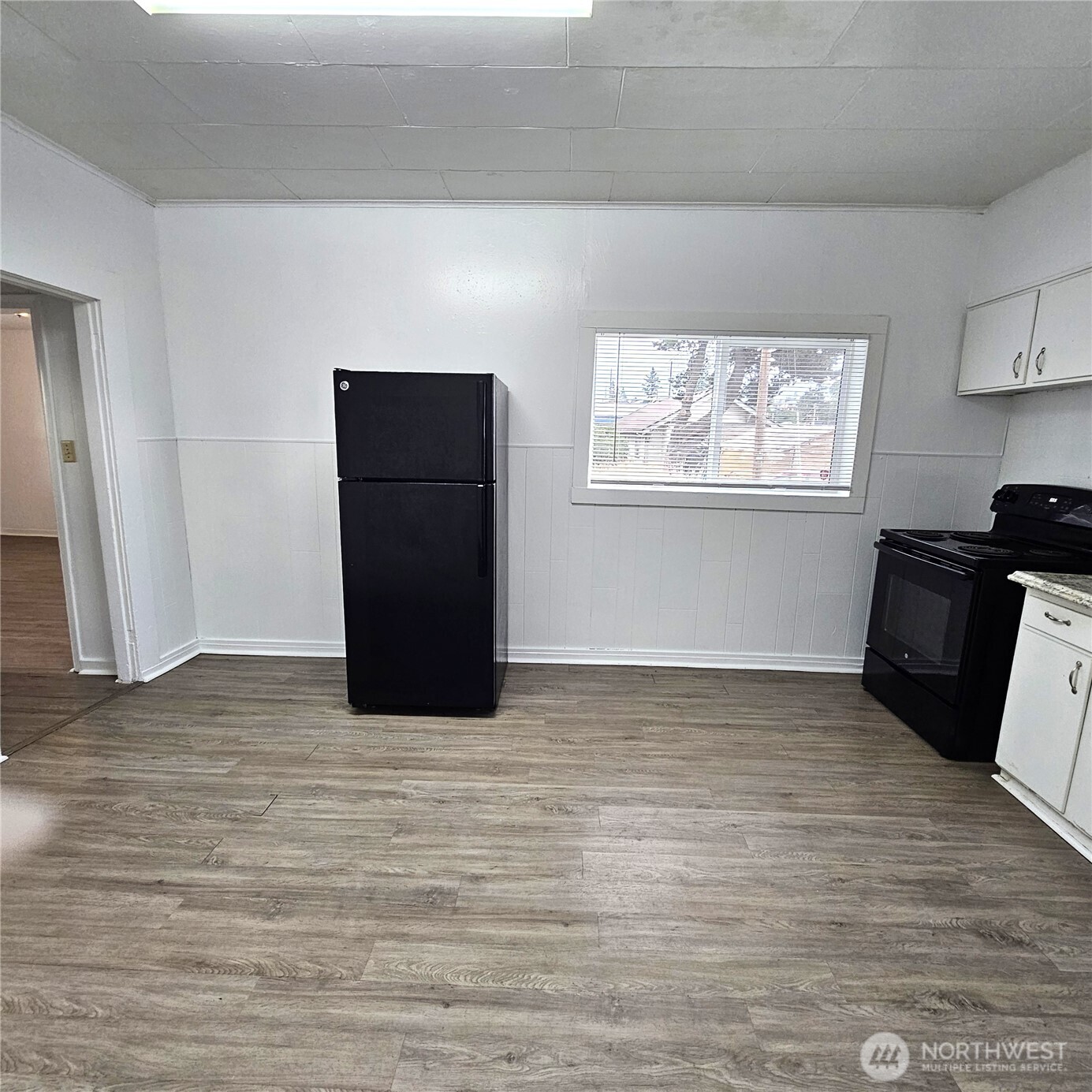 506 S 6th Avenue Property Photo 8