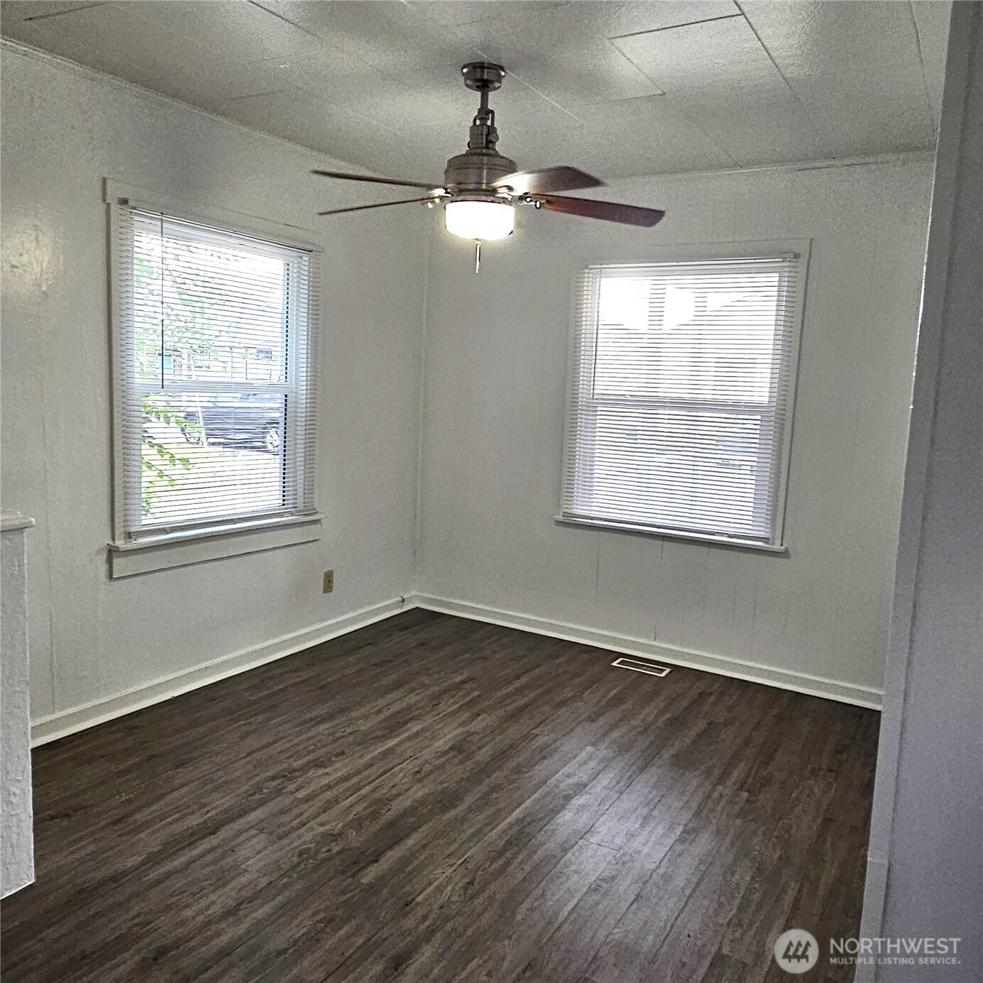 506 S 6th Avenue Property Photo 9