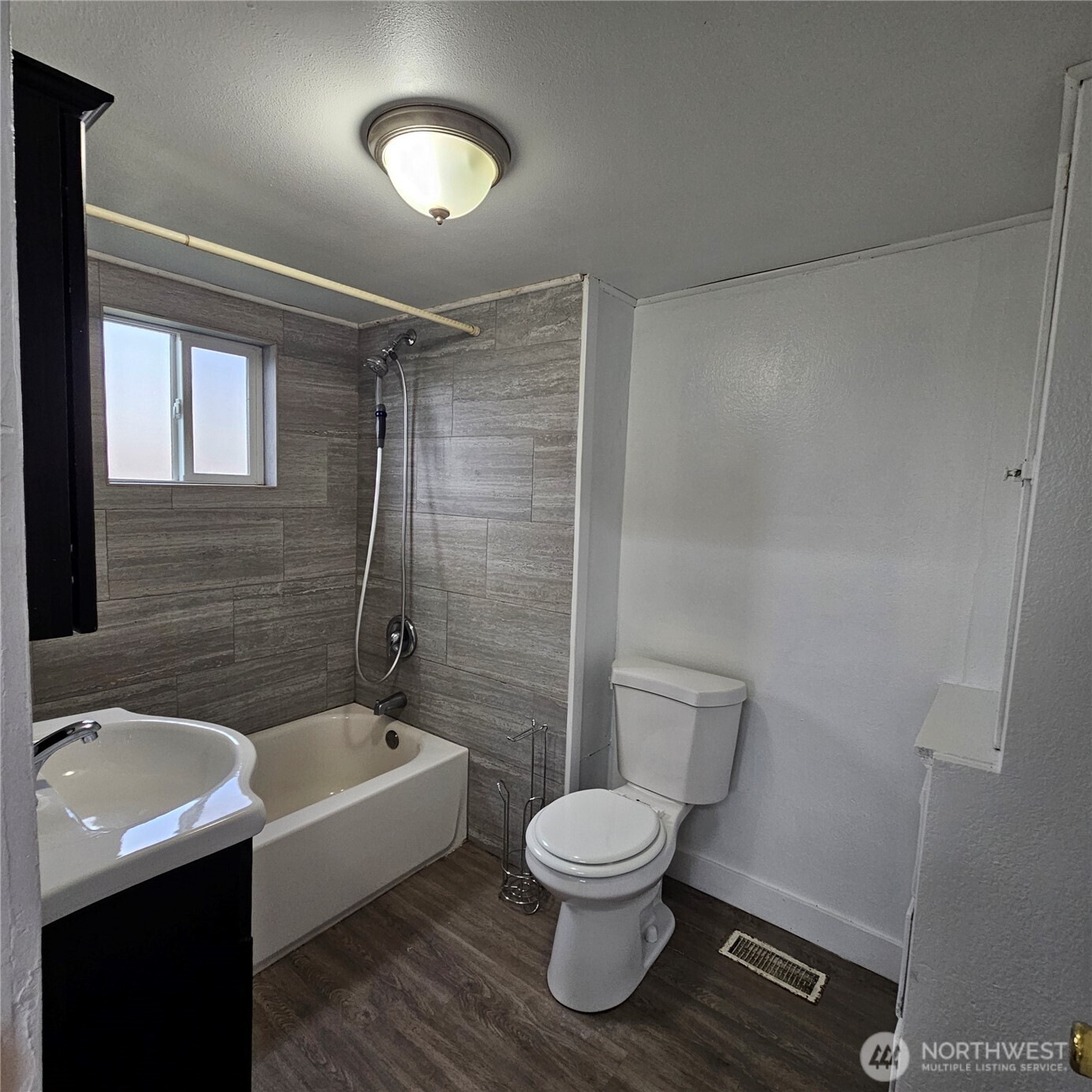 506 S 6th Avenue Property Photo 11