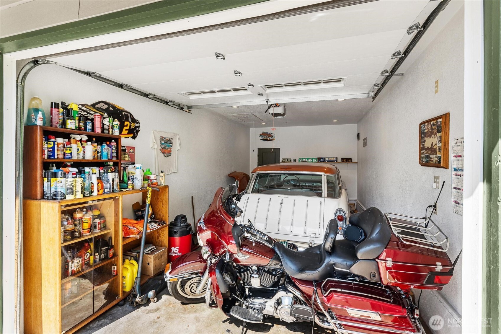 910 Dunlop Street Property Photo 31