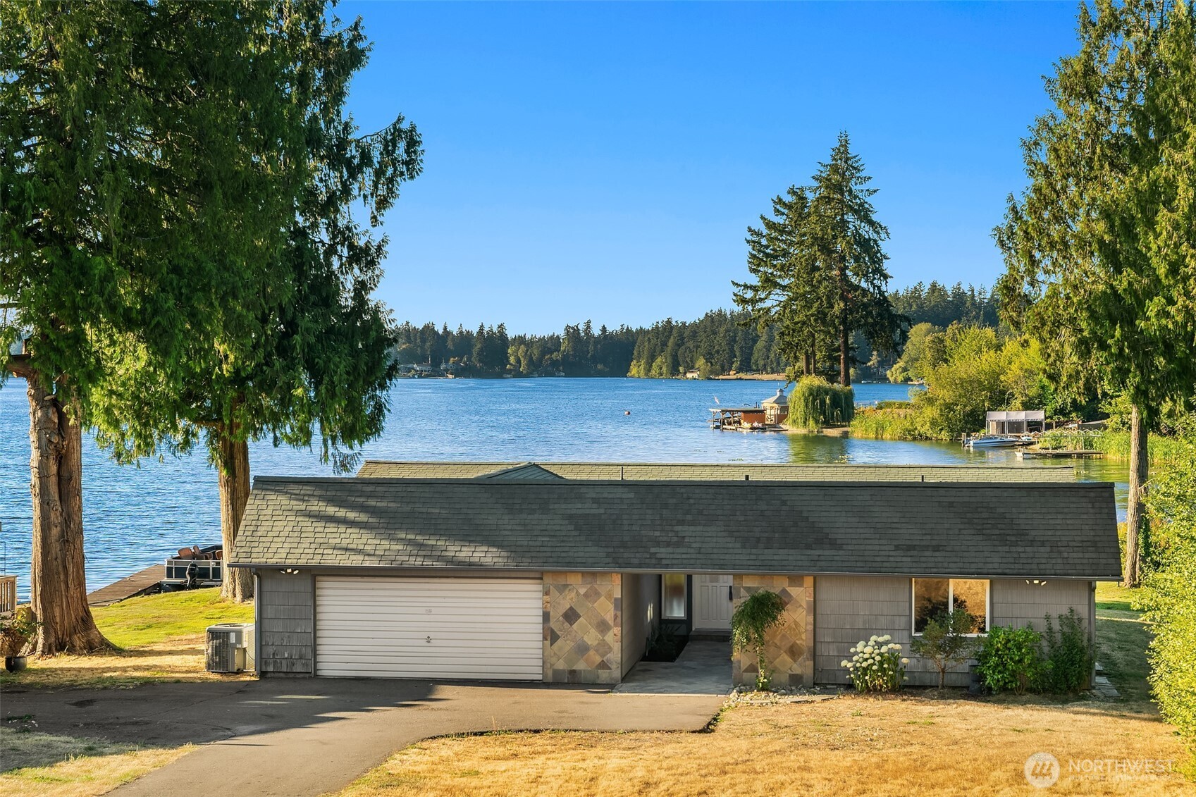 823 173rd Street Property Photo 1