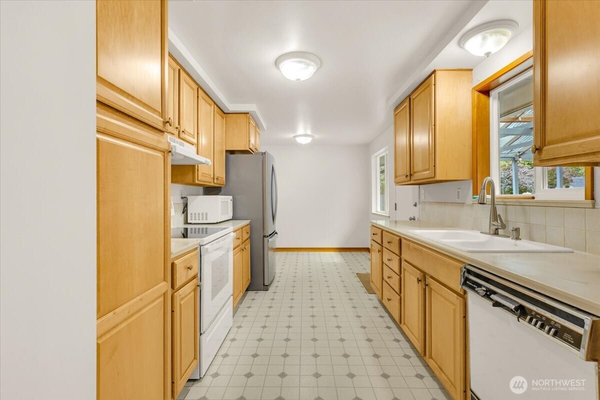 8602 Maple Lane Property Photo 10