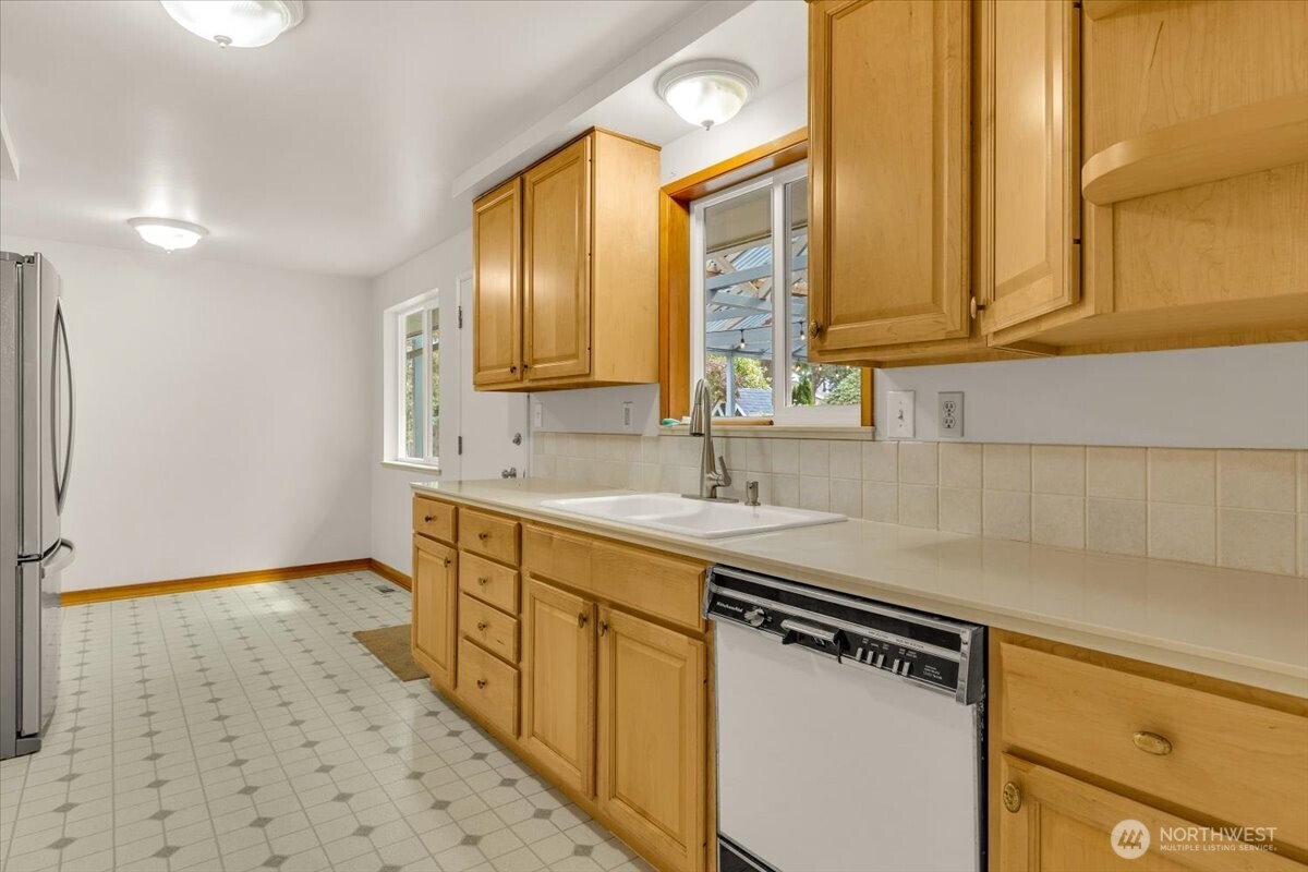 8602 Maple Lane Property Photo 11