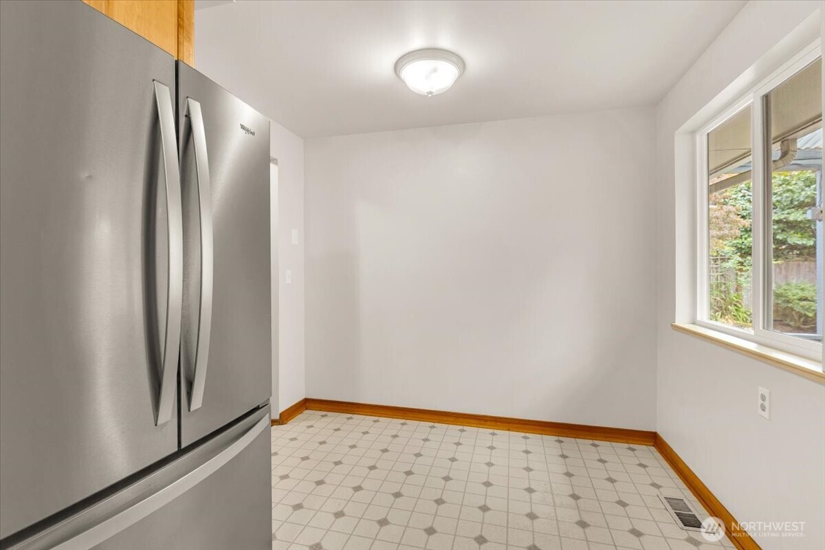 8602 Maple Lane Property Photo 14