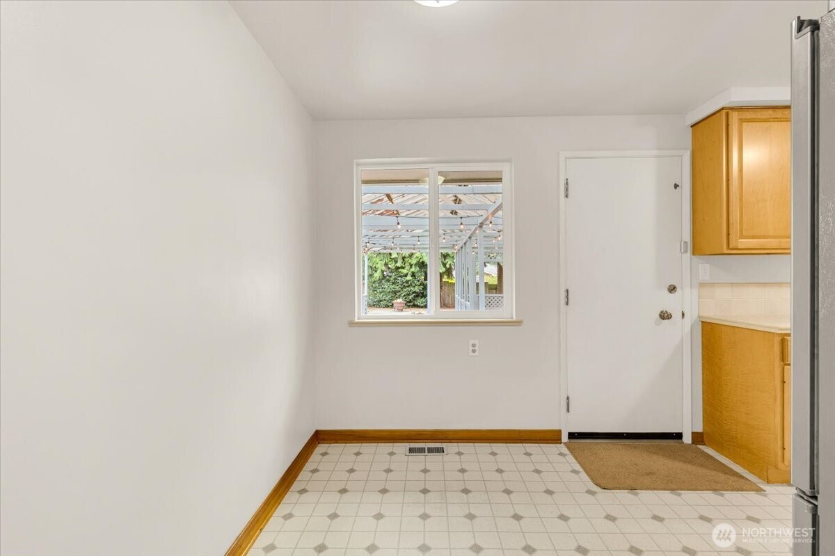 8602 Maple Lane Property Photo 15