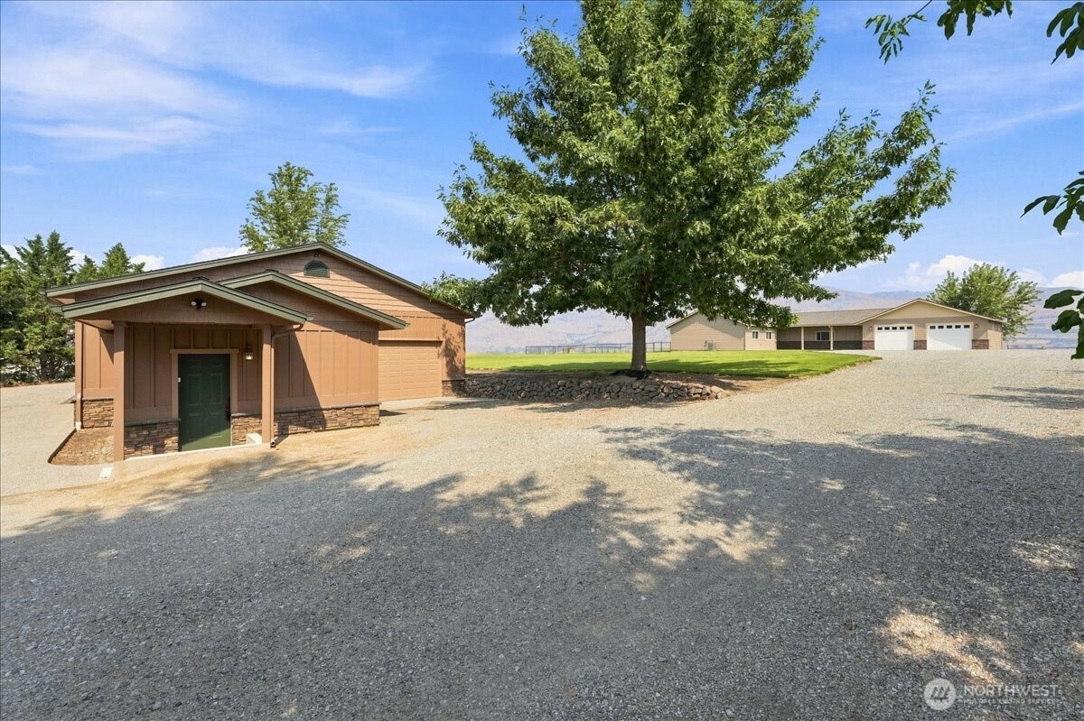 1080 Washington Street Property Photo 2