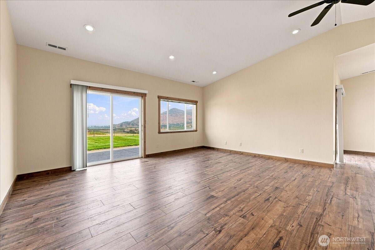 1080 Washington Street Property Photo 5