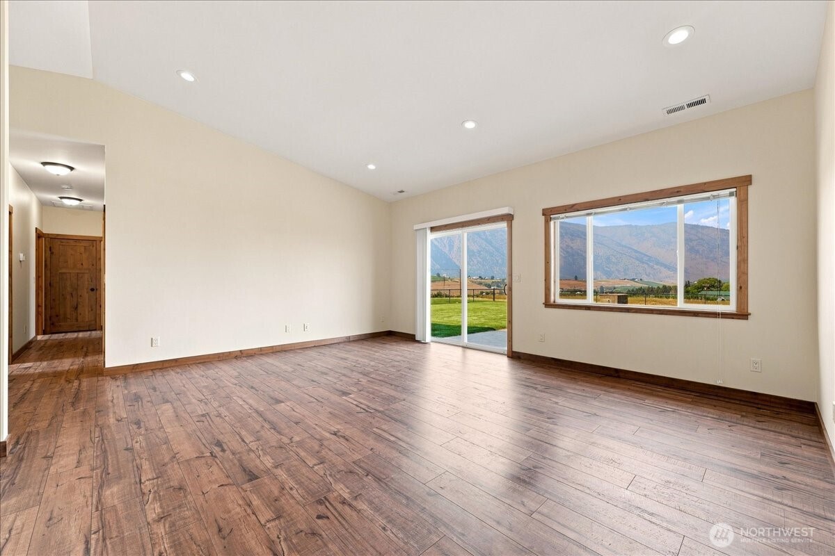 1080 Washington Street Property Photo 7