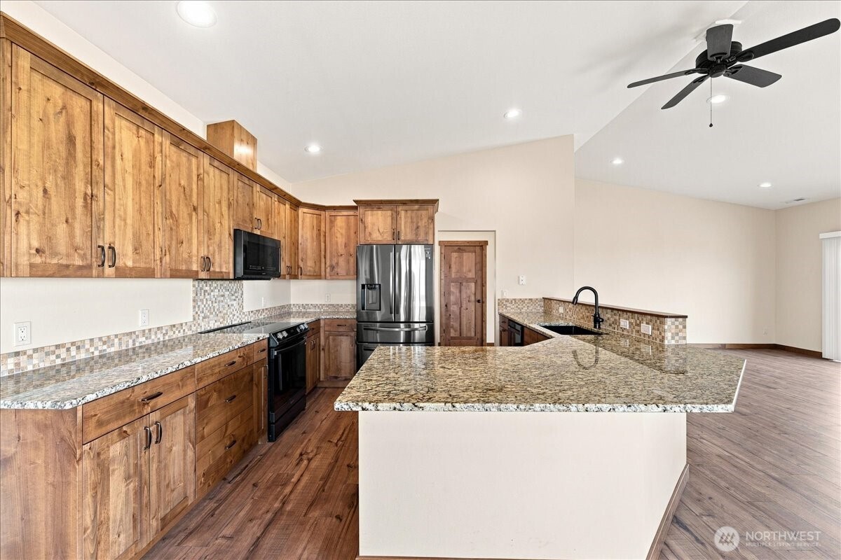 1080 Washington Street Property Photo 8
