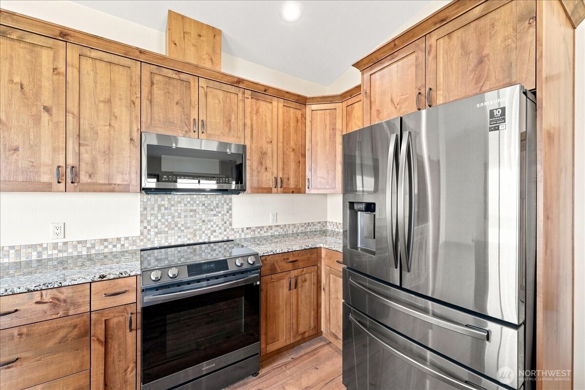 1080 Washington Street Property Photo 9