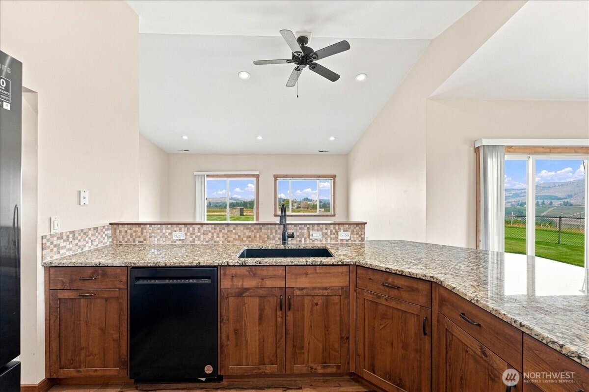 1080 Washington Street Property Photo 10