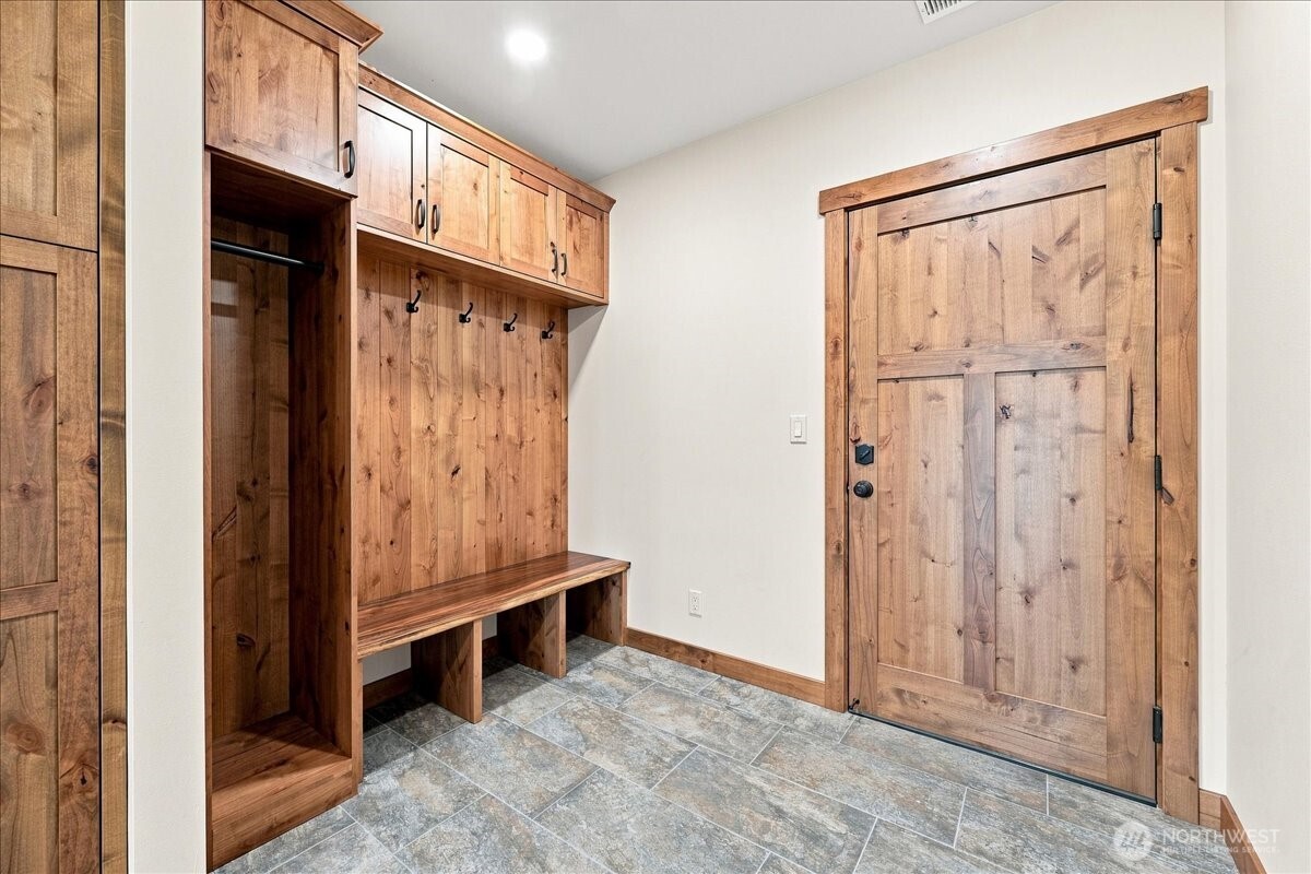 1080 Washington Street Property Photo 16