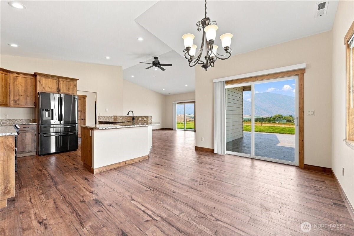 1080 Washington Street Property Photo 18
